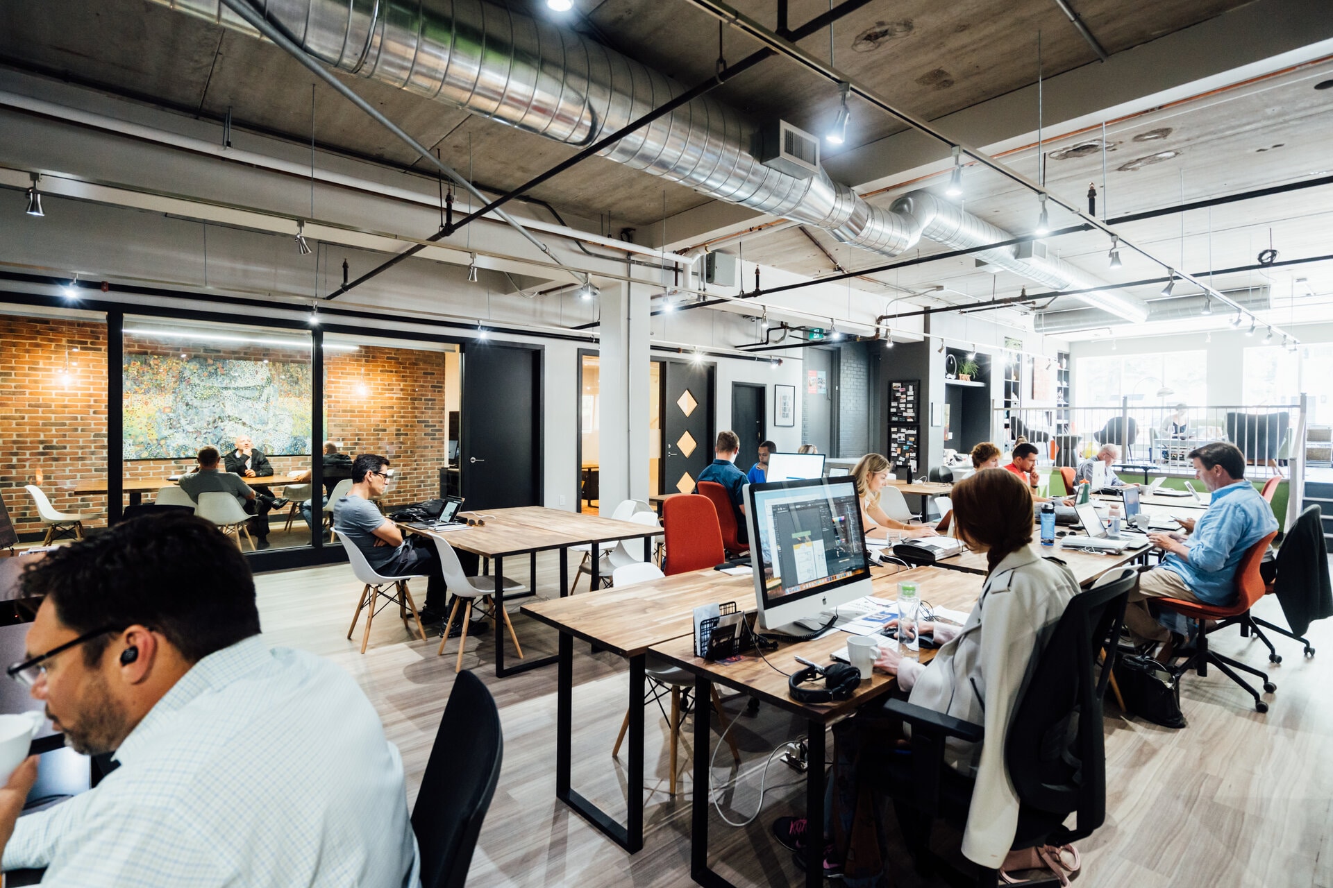 coworking space hot desks